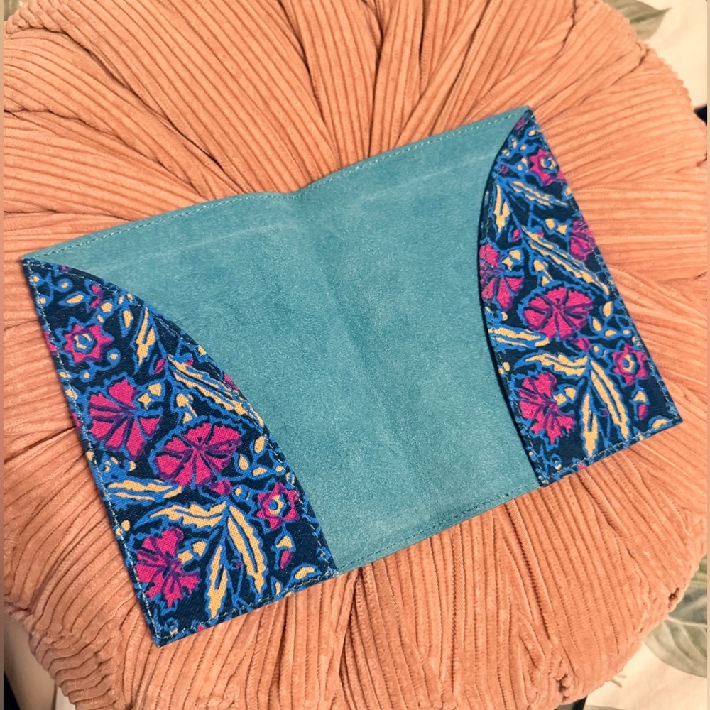 2 Anthropologie Teal Embossed Passport Holder - Picture 7 of 8